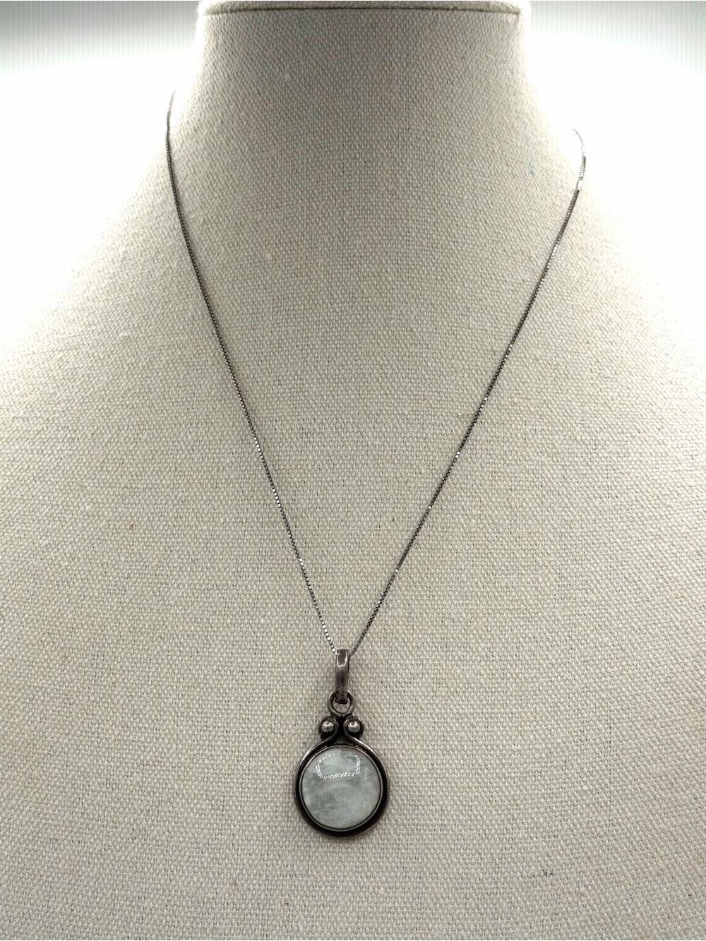 VTG Stunning Ornate Mystical Sterling Silver Moonstone Pendant Woman’s Necklace - Picture 4 of 6
